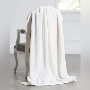 Giraffe at home blanket-44x59 inches